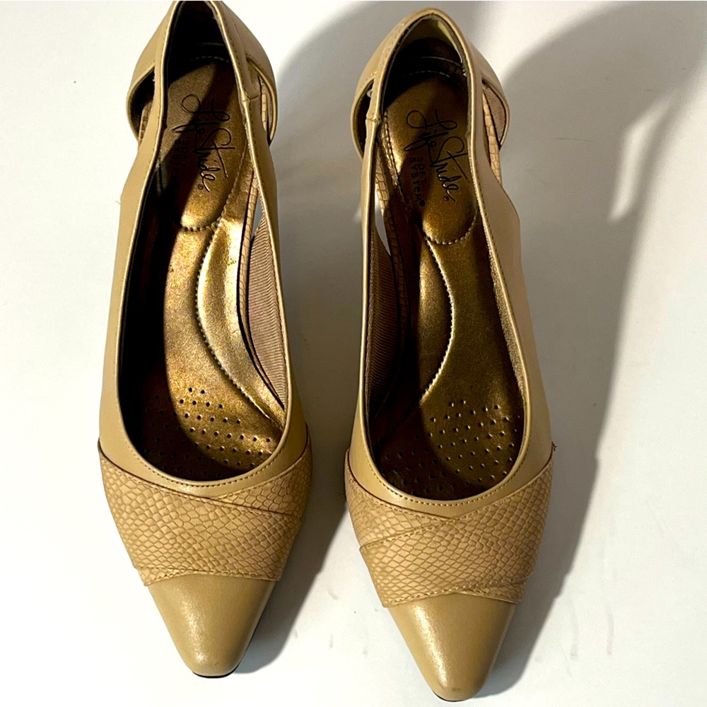 Nude Heels with Snakeskin accent